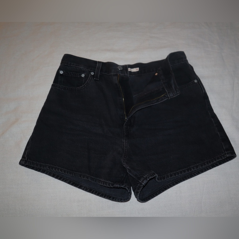 Levi loose high waist short